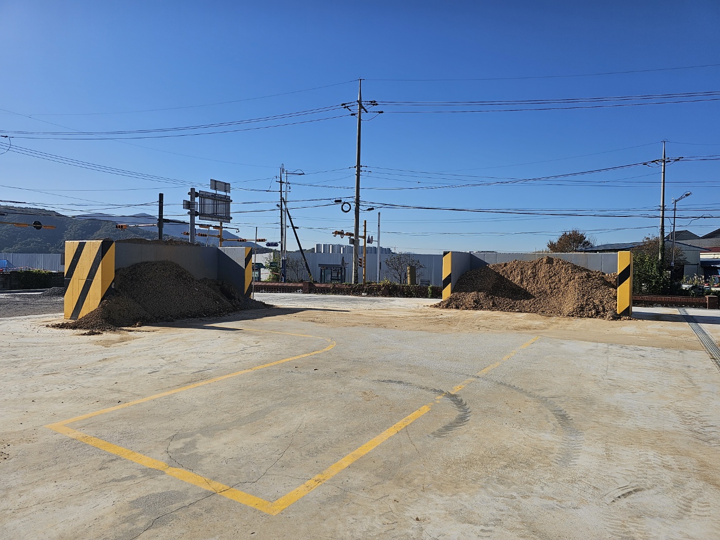 경상남도 농업계 고등학교 공동실습소 로더 실습장 전경