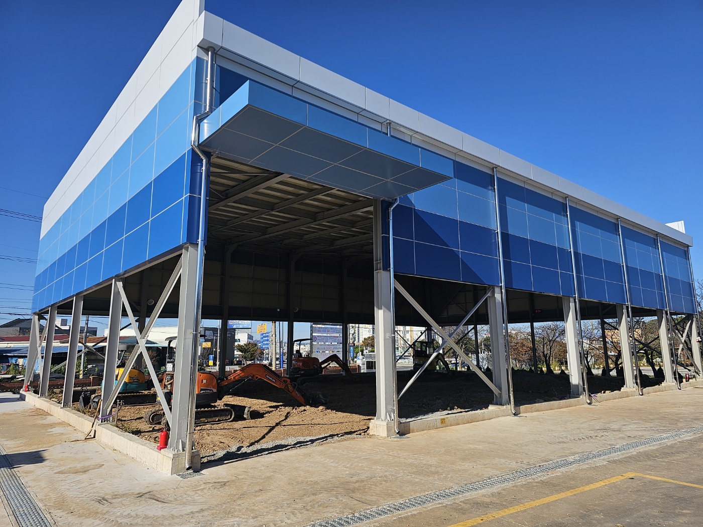 경상남도 농업계 고등학교 공동실습소 소형 굴착기 굴착 실습장 전경