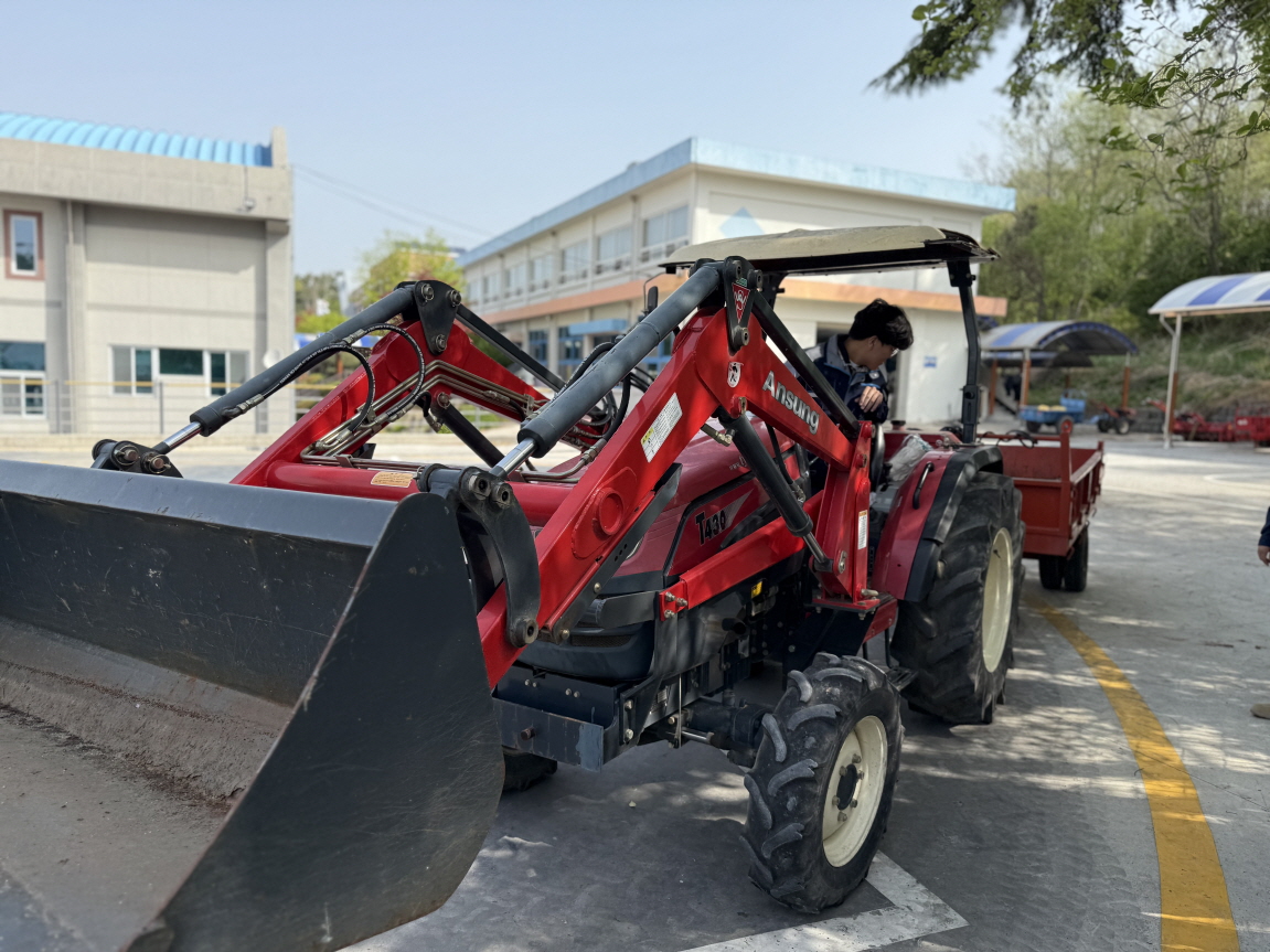 농업용기계 운전 작업